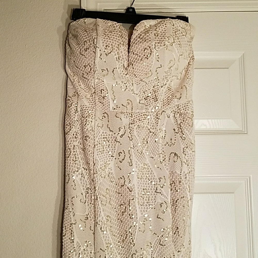 Bailyblue strapless crochet/sequin formal gown EUC